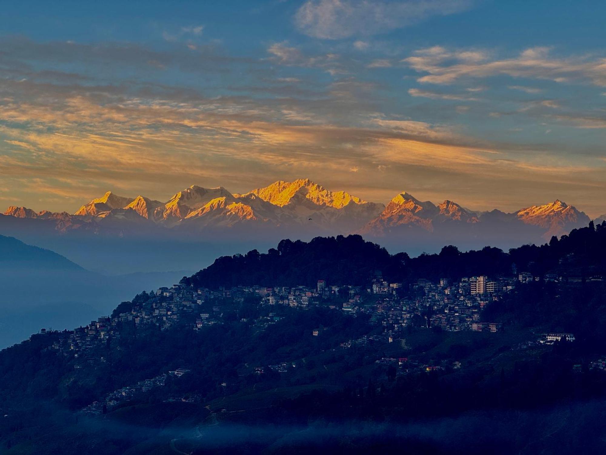 Himalayan Gorkha Retreat II Free Parking Hotel Darjeeling  Bagian luar foto